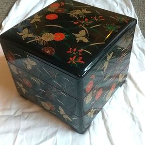 Jewelry box